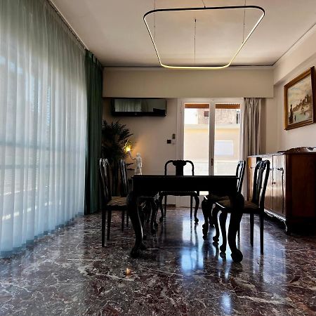 Happy Place! Big, Bright & Central - Ideal For Families And Groups Of Friends Patras Zewnętrze zdjęcie